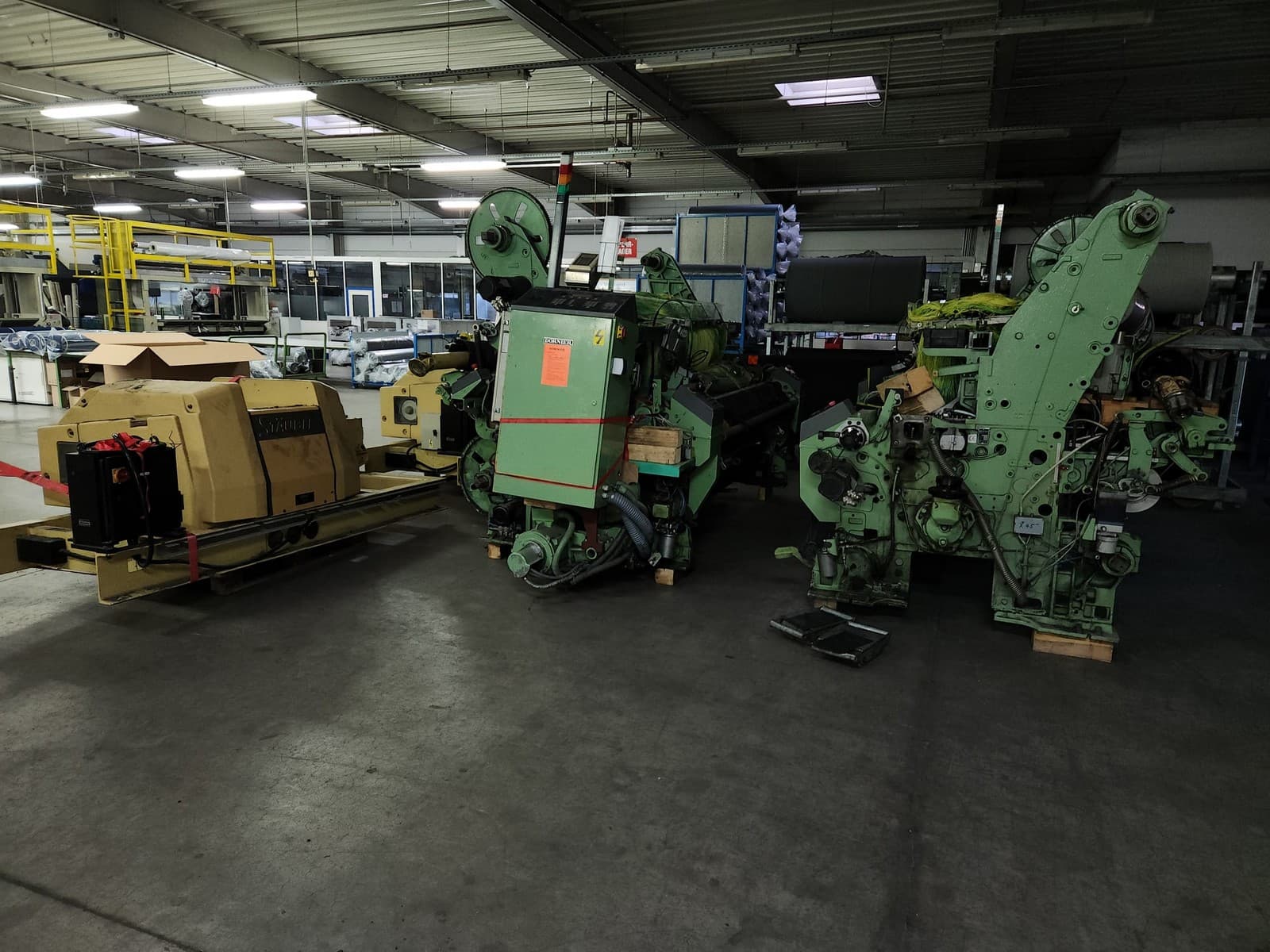 Dismantling and loading jacquard looms