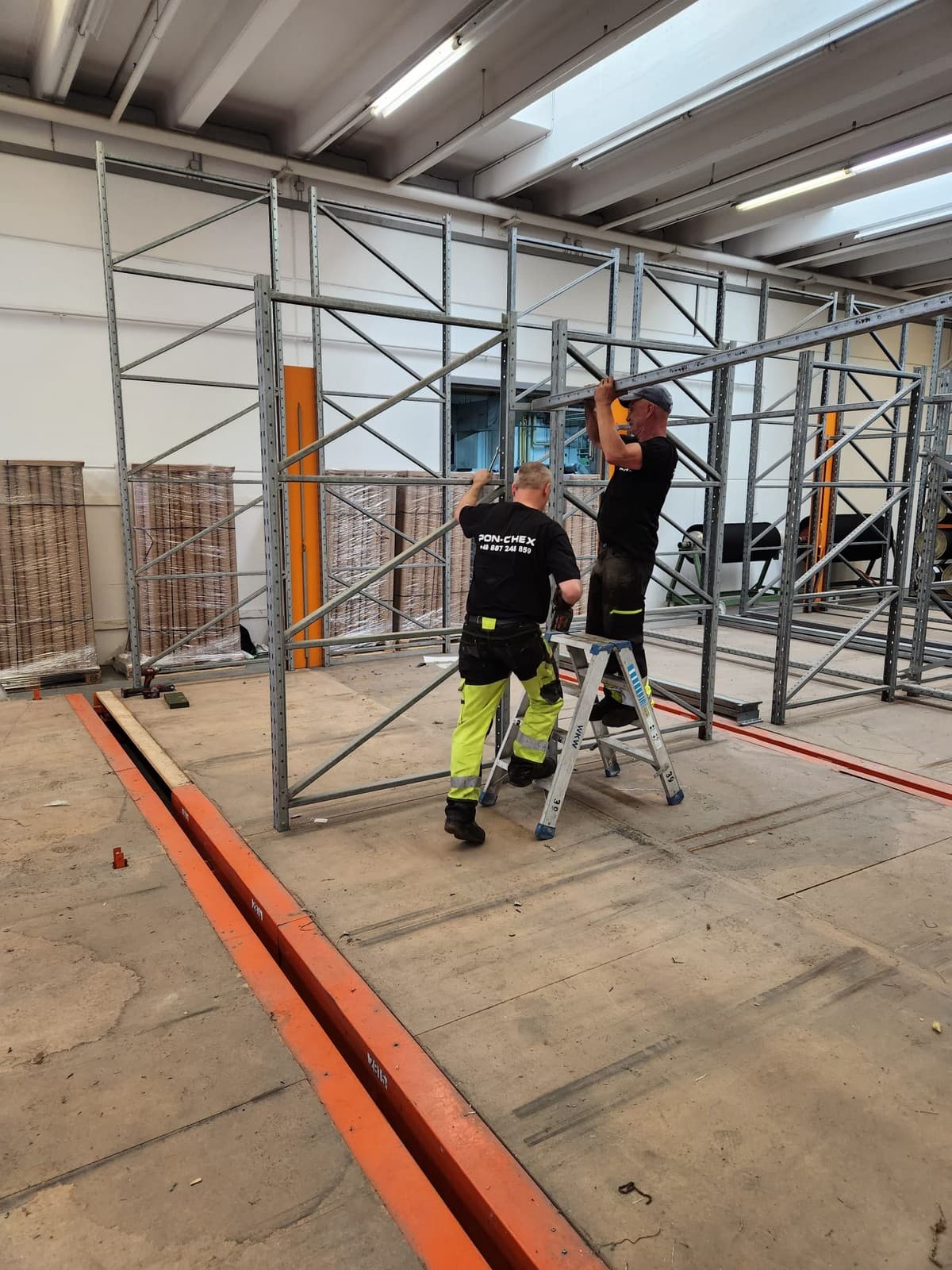 Mobile rack disassembly - Germany