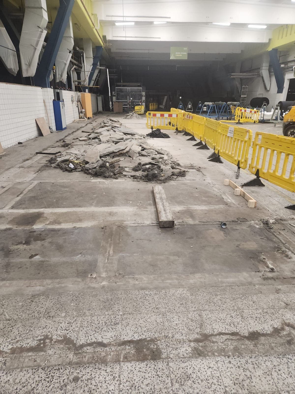 Loading and relocation of a Bruckner dryer from the Czech Republic to Morocco