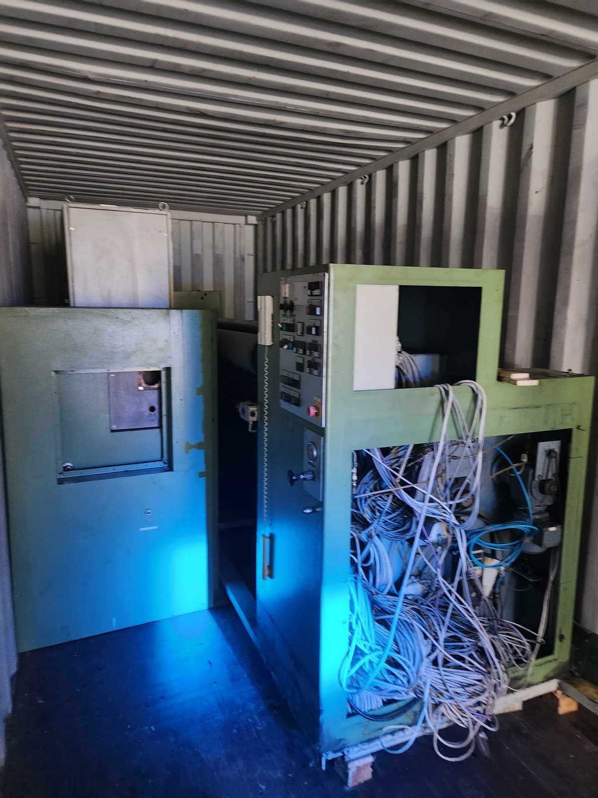 Loading and relocation of a Bruckner dryer from the Czech Republic to Morocco