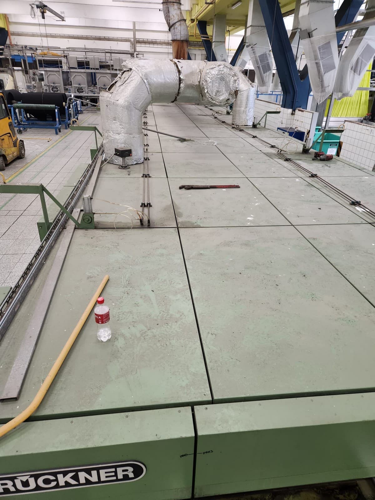 Loading and relocation of a Bruckner dryer from the Czech Republic to Morocco