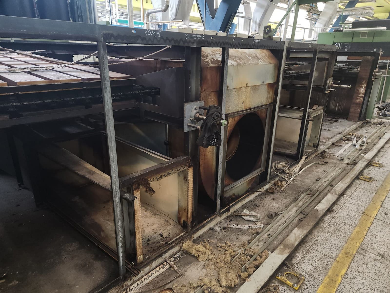 Loading and relocation of a Bruckner dryer from the Czech Republic to Morocco