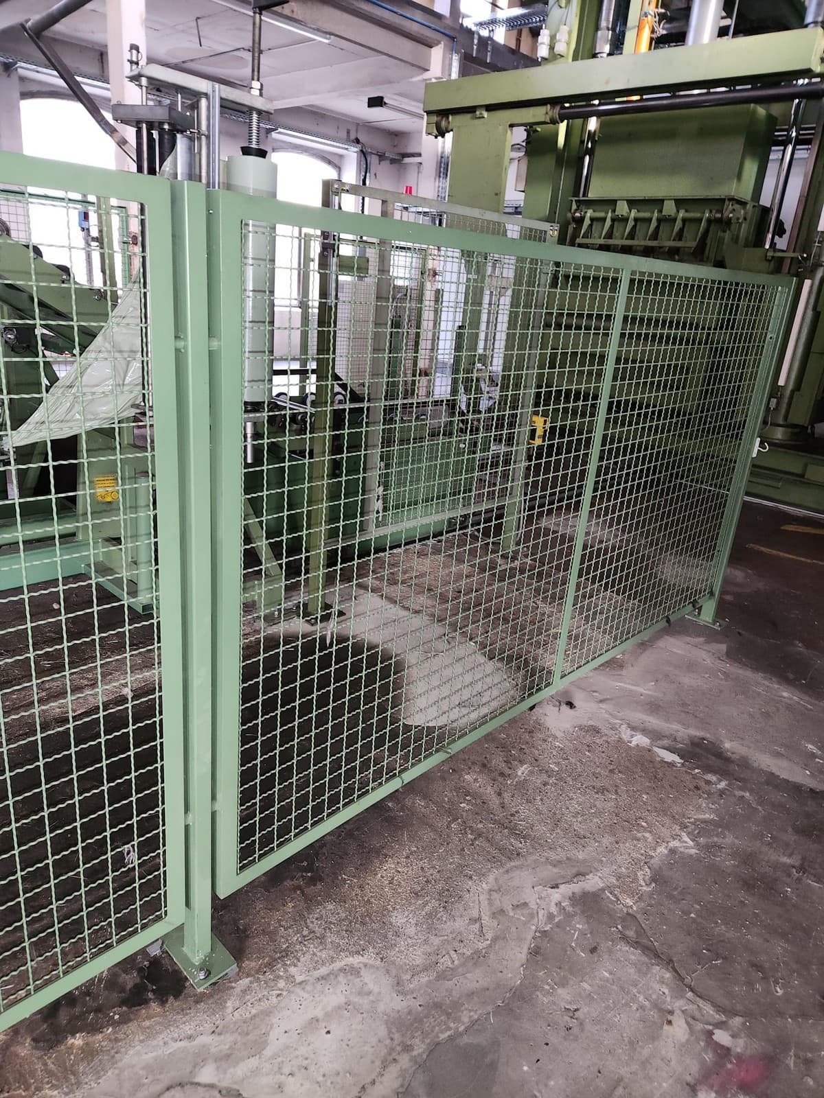 Relocation of a textile press from Germany to Spain