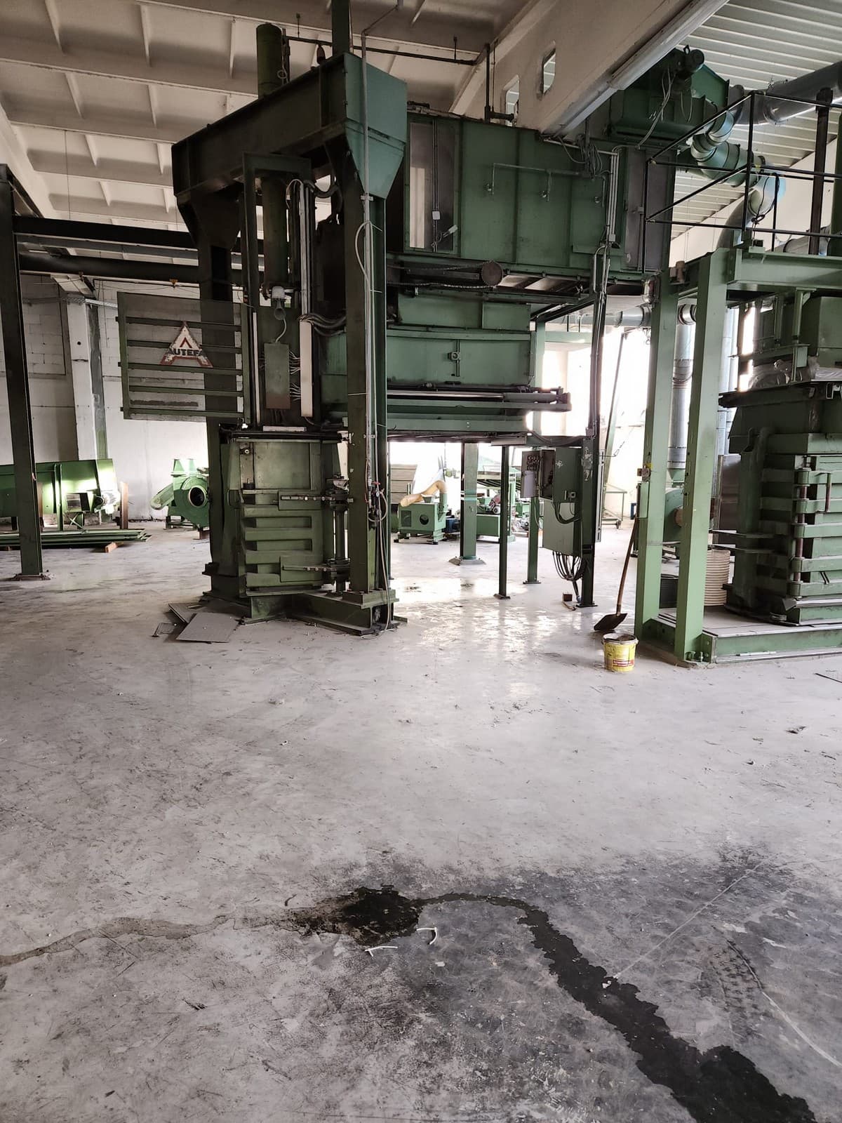 Relocation of a textile press from Germany to Spain