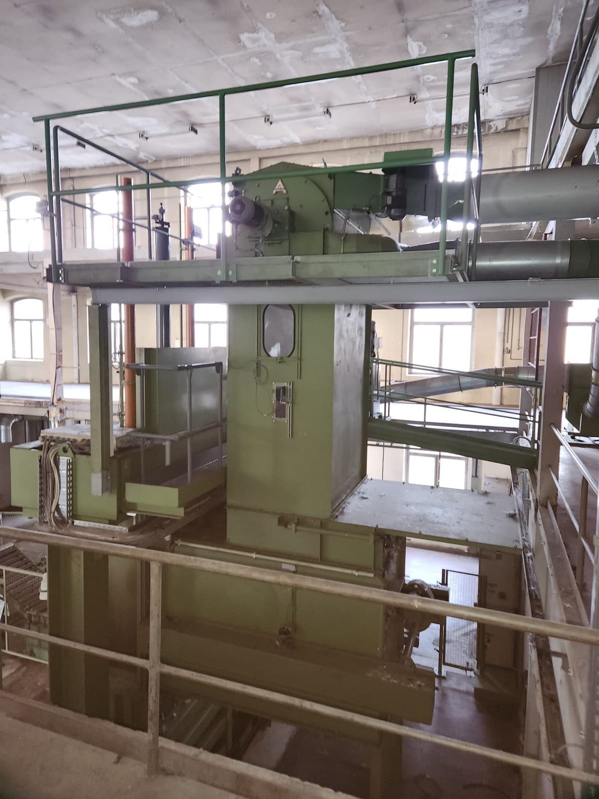 Relocation of a textile press from Germany to Spain
