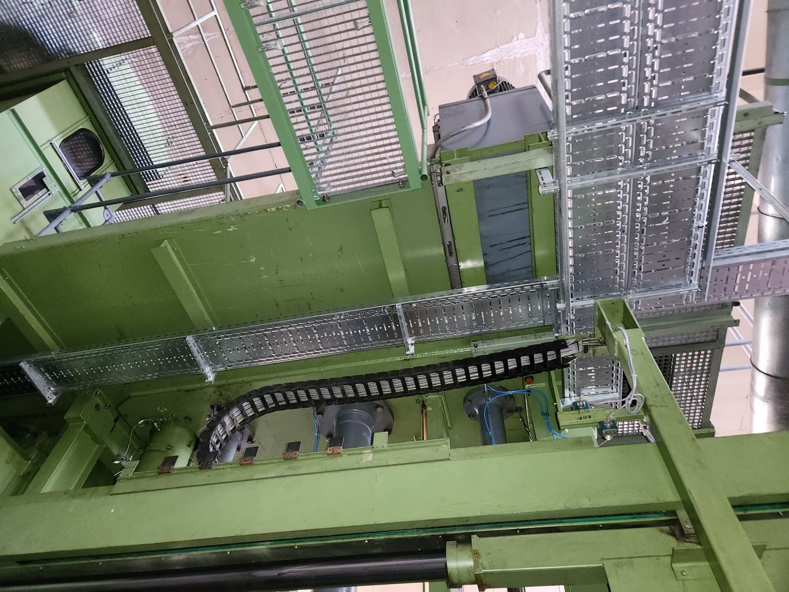 Relocation of a textile press from Germany to Spain