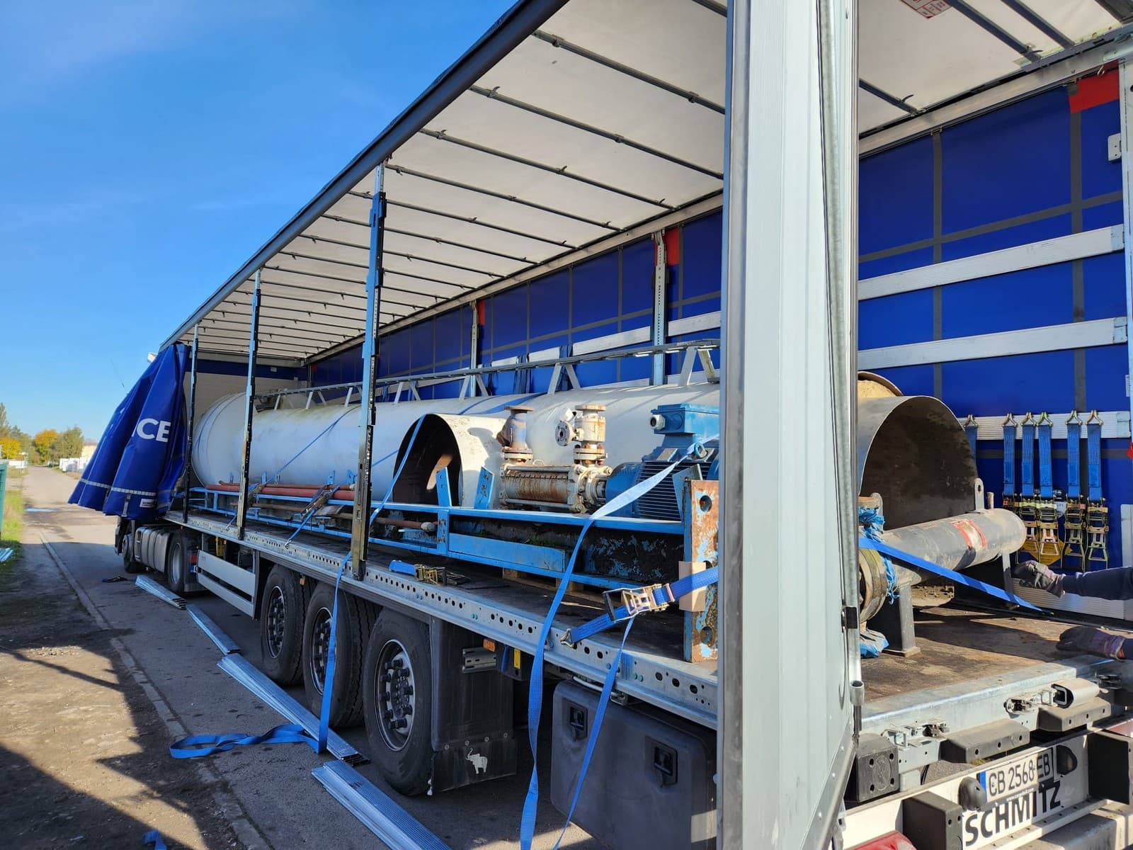 Boiler loading and shipment to Greece