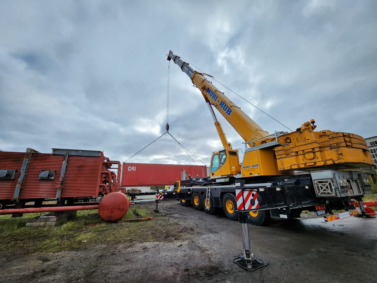 Boiler loading and shipment to Greece
